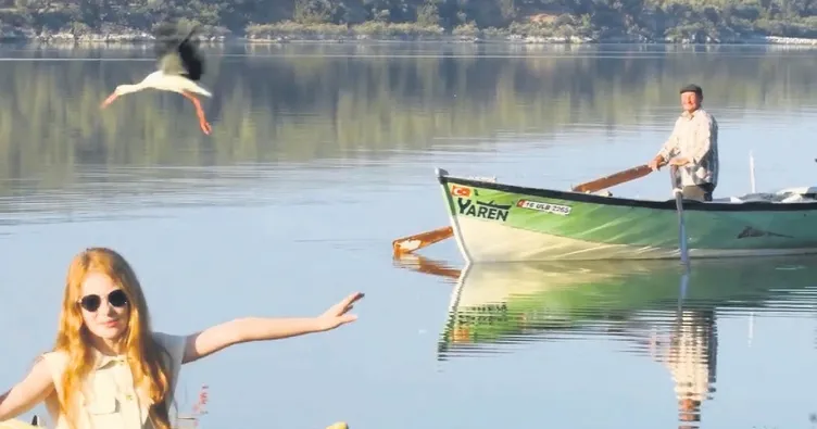 Azra’nın dostluk şarkısı