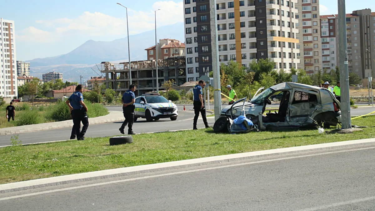 3 kişiyi katletmişti: Katil sürücü hakim karşısında konuştu! “Aracı durduramadım” 3 kişiyi katletmişti: Katil sürücü hakim karşısında konuştu! “Aracı durduramadım”