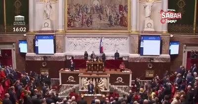 Fransa’da Macron hükümeti gensoru önergesinde kıl payı kurtuldu | Video