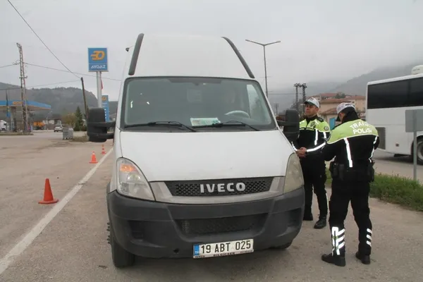amasyada-trafik-denetimlerinde-ceza-yagdi-1696692417153.jpg