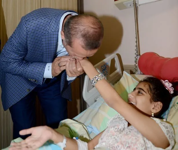 Erdoğan’dan Gazzeli yaralılara ziyaret