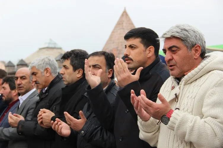 İdlib’de hayatını kaybedenler için gıyabi cenaze namazı