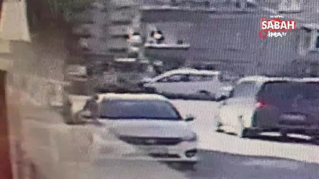 16 yaşındaki çocuk izinsiz aldığı arabayla böyle kaza yaptı: 3 yaralı | Video