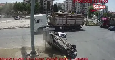 Çorum’da iki otomobilin çarpıştığı kaza kamerada | Video