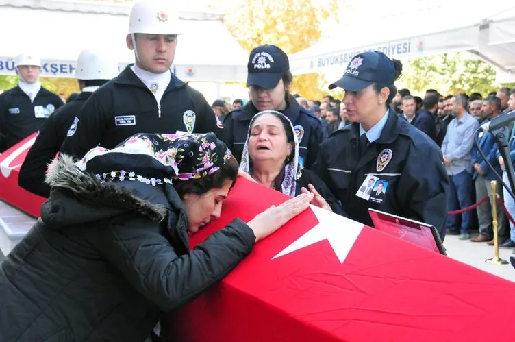 Adana’da patlama kurbanları gözyaşlarıyla uğurlandı