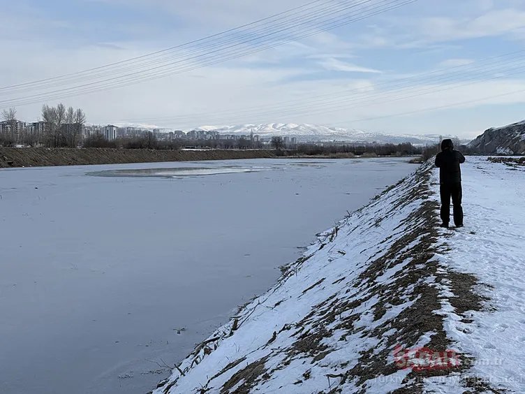 Sivas’ta derece -18’i gördü: Kızılırmak Nehri dondu!