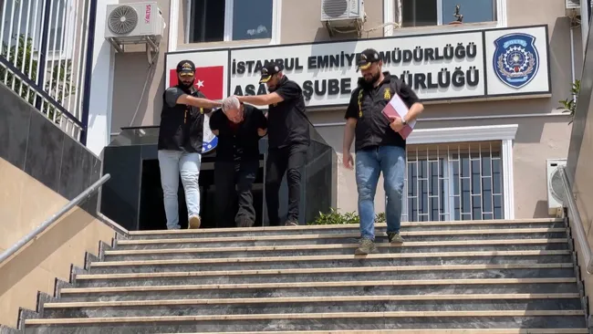 72-yasindaki-cinci-hoca-17-yasindaki-kiza-kabusu-yasatti-teyzesini-bile-taciz-etmis-1749890418831.jpg SON DAKİKA... 72 yaşındaki cinci hoca 17 yaşındaki kıza kabusu yaşattı: Teyzesini bile taciz etmiş!