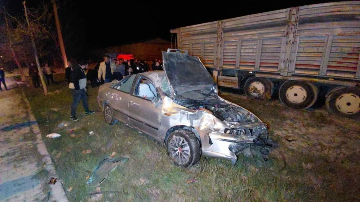 Bolu’da feci kaza! Ortalık savaş alanına döndü: 4 yaralı