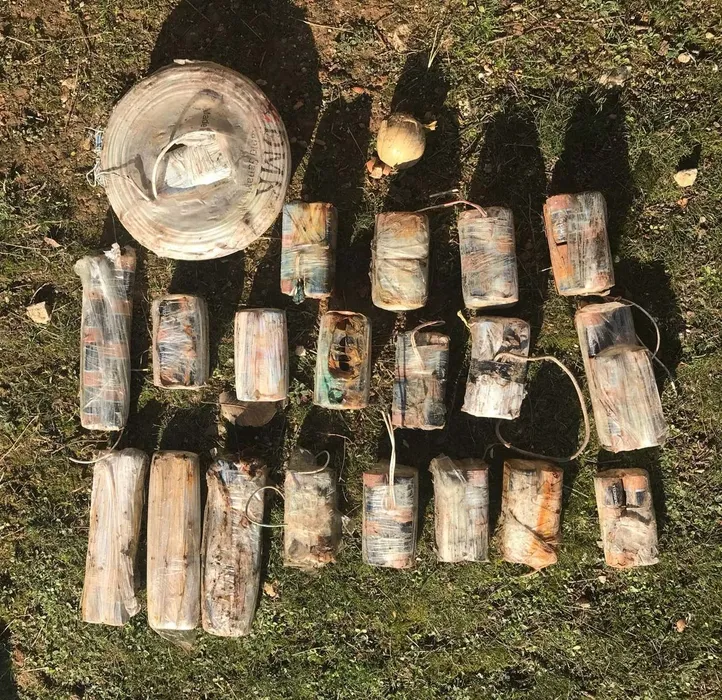 Son Dakika: Diyarbakır'da teröristlerin inleri imha edildi