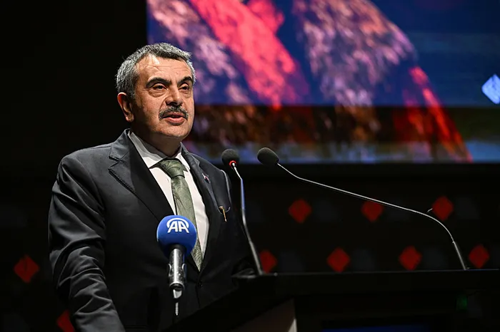 milli-egitim-bakani-yusuf-tekin-biz-fetih-1453-diyenlerle-beraber-yolumuza-devam-edecegiz-1781868909212.jpg