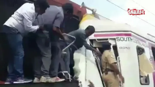 Hindistan’da iki tren çarpıştı: 12 yaralı
