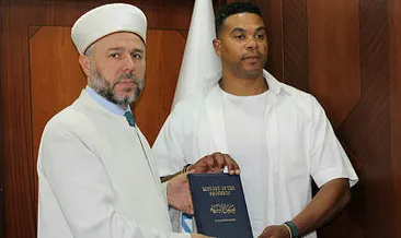 Ezan sesinden etkilenerek Müslüman oldu