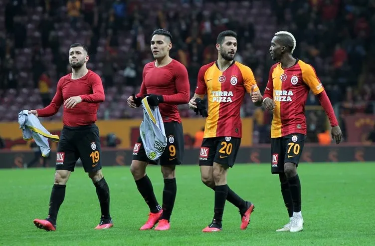 Son dakika: Galatasaray, Fenerbahçe’nin eski oyuncusunu transfer ediyor! Hollandalı yıldıza 3 yıllık teklif...