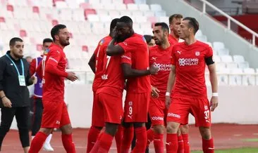 Sivasspor-Adana Demirspor maçında her şey var! Mario Balotelli uzatmalarda beraberliği getirdi...
