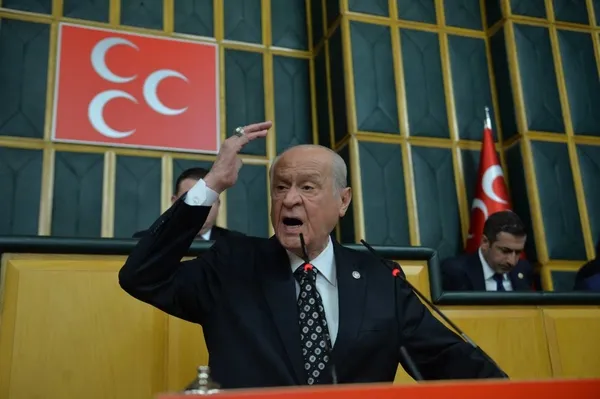 son-dakika-mhp-lideri-devlet-bahceliden-ozgur-ozele-tepki-fitne-ruzgarinin-ehemmiyeti-yok-1755948035080.jpg