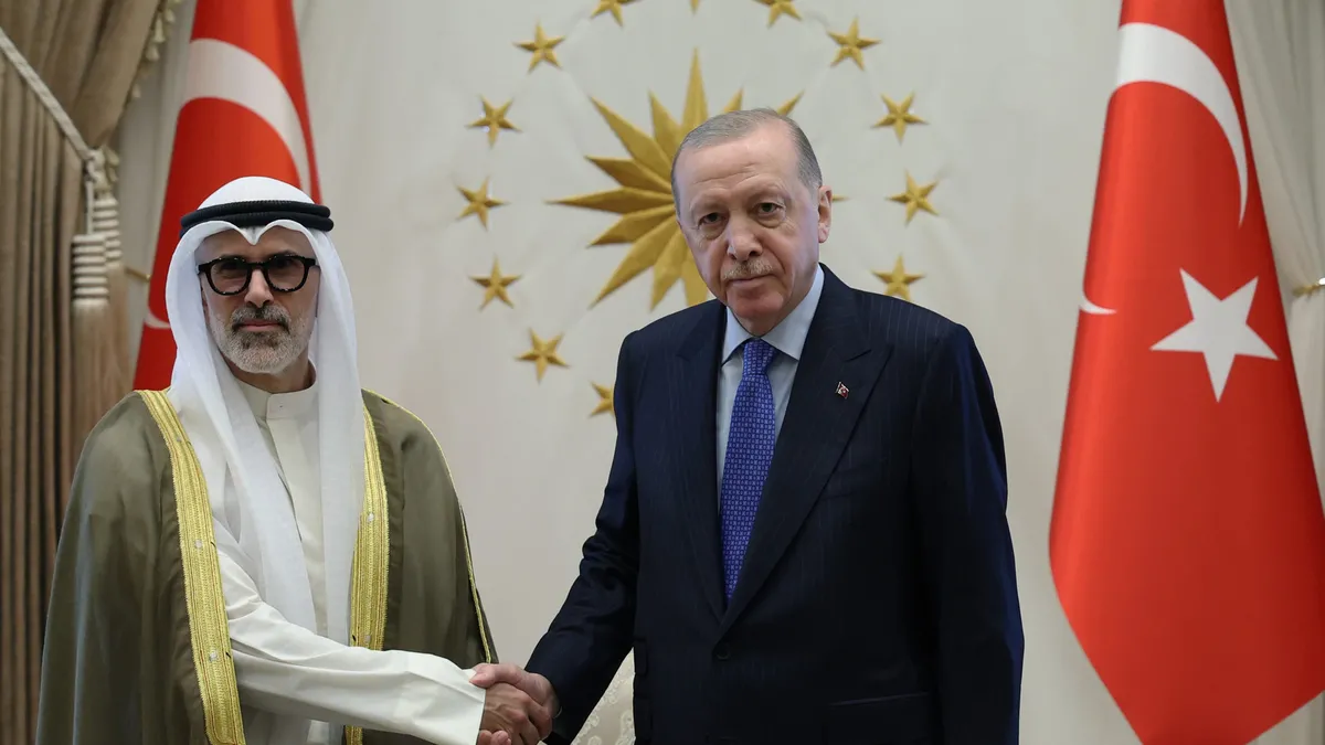 Başkan Erdoğan Kuveyt Dışişleri Bakanı ile görüştü: İşte ilk kareler Başkan Erdoğan Kuveyt Dışişleri Bakanı ile görüştü: İşte ilk kareler