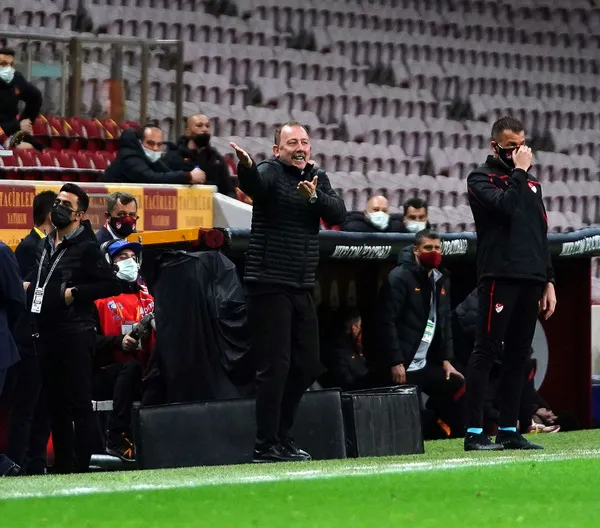 galatasaray-besiktas-derbisindeki-penalti-kararlari-dogru-mu-erman-toroglu-yorumladi-1620537700940.jpg
