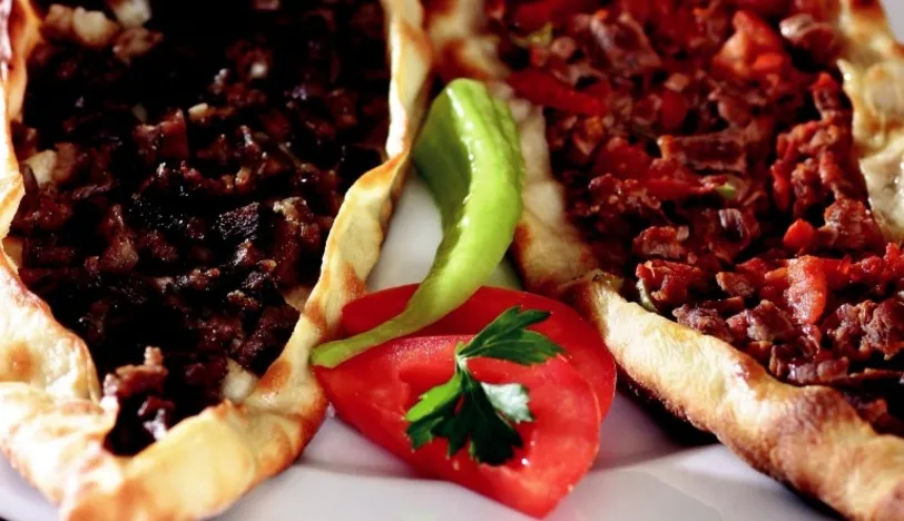 Kavurmalı ve Kuşbaşılı Pide