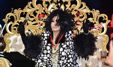 Bülent Ersoy’un acı günü! Bülent Ersoy babasını son yolculuğuna uğurladı!