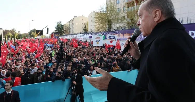 Fikri Sağlar’ın ’Diyarbakır’ yalanı elinde patladı: 8 yıl önceki fotoğrafı paylaşmış!