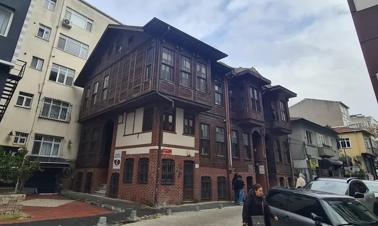 SON DAKİKA | CHP’li belediyede skandal! 175 bin dolarlık imar rüşvetinin adresi Bakırköy!