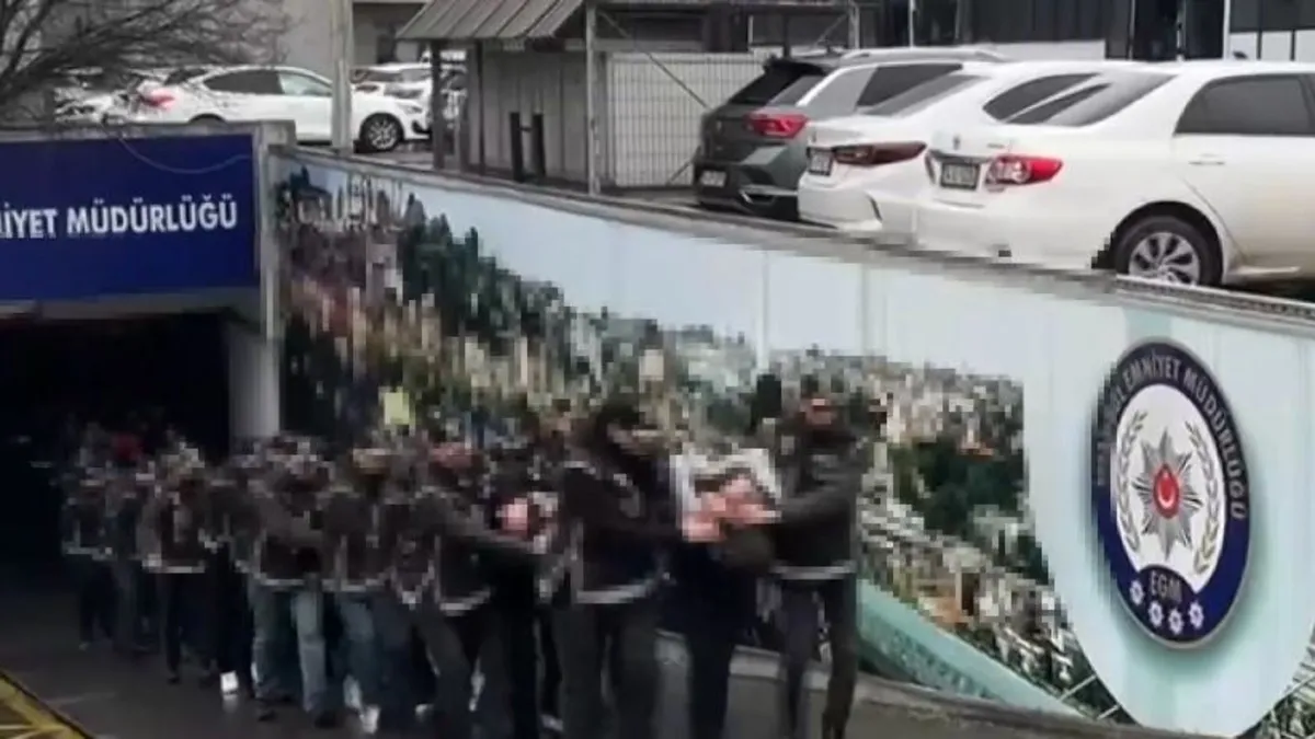 Son dakika: 97 kişi gözaltına alınmıştı! Adliyeye sevk edildiler Son dakika: 97 kişi gözaltına alınmıştı! Adliyeye sevk edildiler