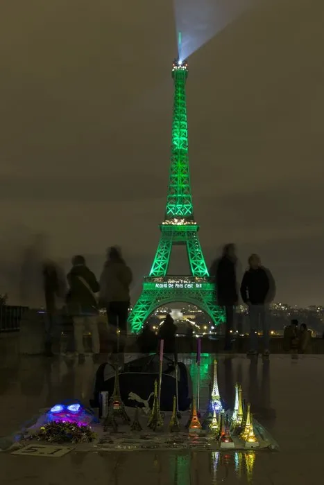 Paris yeşile büründü