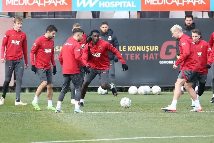 Son dakika Galatasaray transfer haberi: Aslan’dan 2 bomba birden! Aanholt ve Seferovic sonrası...