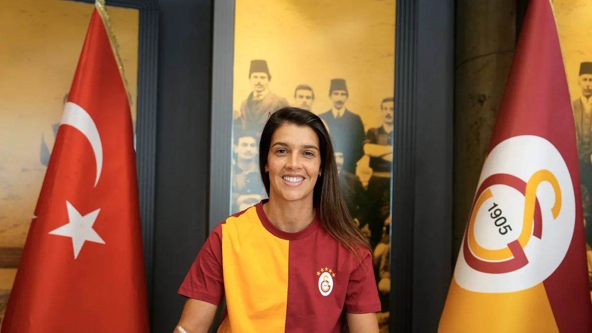 Galatasaray Kadın Futbol Takımı, Carole Costa’yı transfer etti! Galatasaray Kadın Futbol Takımı, Carole Costa’yı transfer etti!