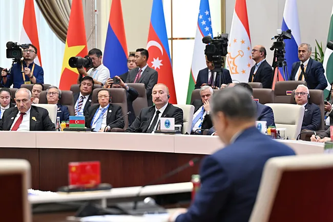 kirgizistanin-ev-sahipliginde-duzenlenen-sio-zirvesi-sona-erdi-1788274797720.jpg Kırgızistan'ın ev sahipliğinde düzenlenen ŞİÖ Zirvesi sona erdi