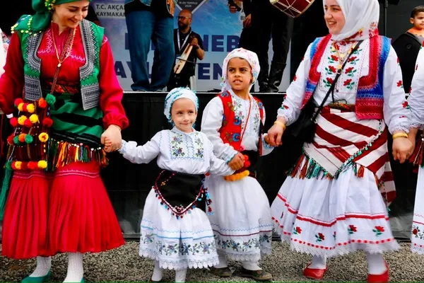 sis-altinda-horon-hic-durmadi-oragin-yedisinde-cosku-zirveye-cikti-1784619241787.jpg