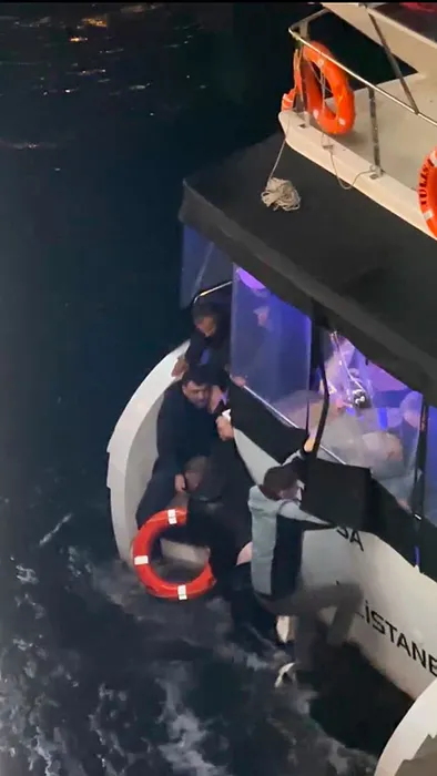 SON DAKİKA... Galata Köprüsü’de korku dolu anlar! Korkuluğa yaslanınca…