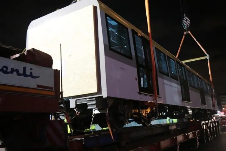 Üsküdar Çekmeköy metrosu vagonları raylara indirildi
