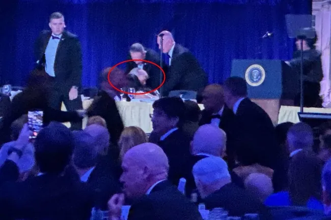 trumptan-dikkat-ceken-iran-cikisi-biz-havaya-ucardik-israil-dakikalar-icinde-yok-edilirdi-1777222092628.jpg Trump’tan dikkat çeken İran çıkışı: “Biz havaya uçardık, İsrail dakikalar içinde yok edilirdi”