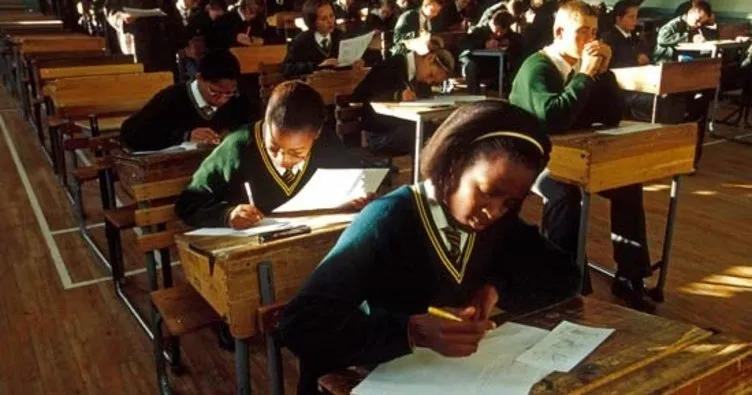 Güney Afrika Cumhuriyeti’nde Kovid-19 nedeniyle eğitime yeniden ara verildi