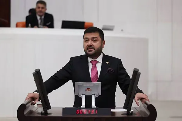 milletvekili-ahmet-baran-yazganin-taciz-ve-darp-skandali-sonrasi-chpden-kesin-ihrac-karari-1786693058600.jpg Milletvekili Ahmet Baran Yazgan'ın 'taciz' ve 'darp' skandalı sonrası CHP'den 'kesin ihraç' kararı