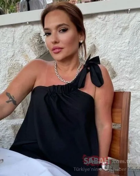 Demet Akalın’ın annesine sosyal medyadan yorum yağdı! Demet Akalın’ın kızı Hira anneannesinin kopyasıymış...