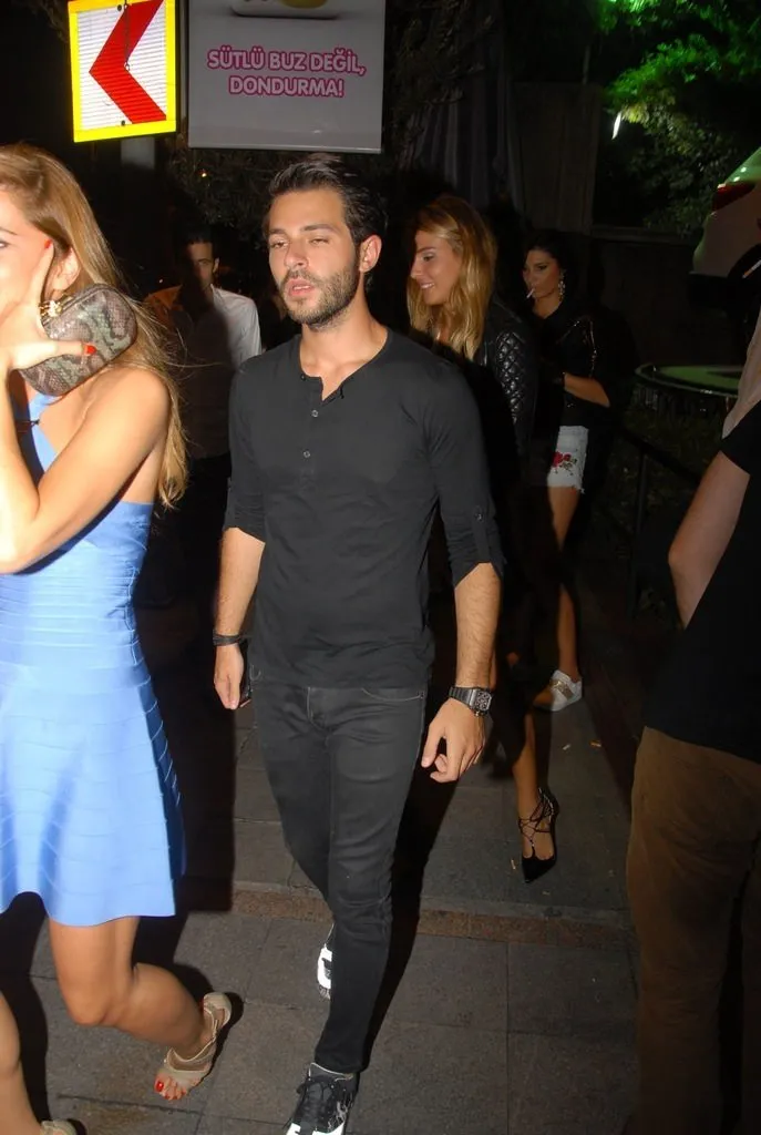 Hakan Sabancı ve Aslışah Alkoçlar gecelerde! - Magazin ...