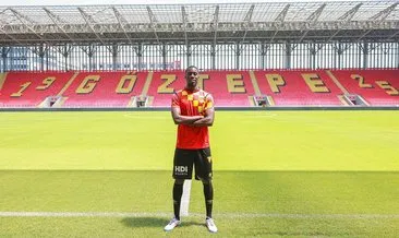 Göztepe, Malcolm Bokele’yi transfer etti