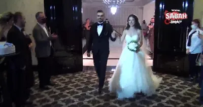 Ünlü oyuncu Aslıhan Gürbüz ve ailesinin mutlu günü! Aslıhan Gürbüz kardeşinin düğününde çiftetelli oynadı! | Video