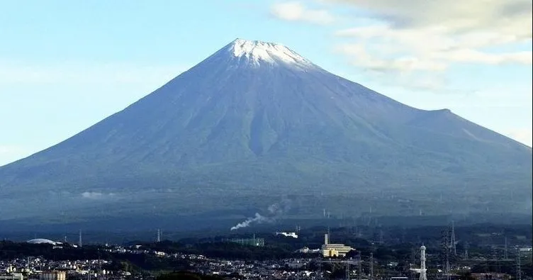 Japonya’da yanardağ felaketi kararı: Yürüyerek kaçın!