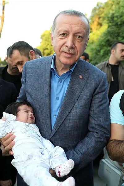 BaÅkan ErdoÄan, NakkaÅtepe Millet Bahçesi'ni gezdi vatandaÅlarla sohbet etti