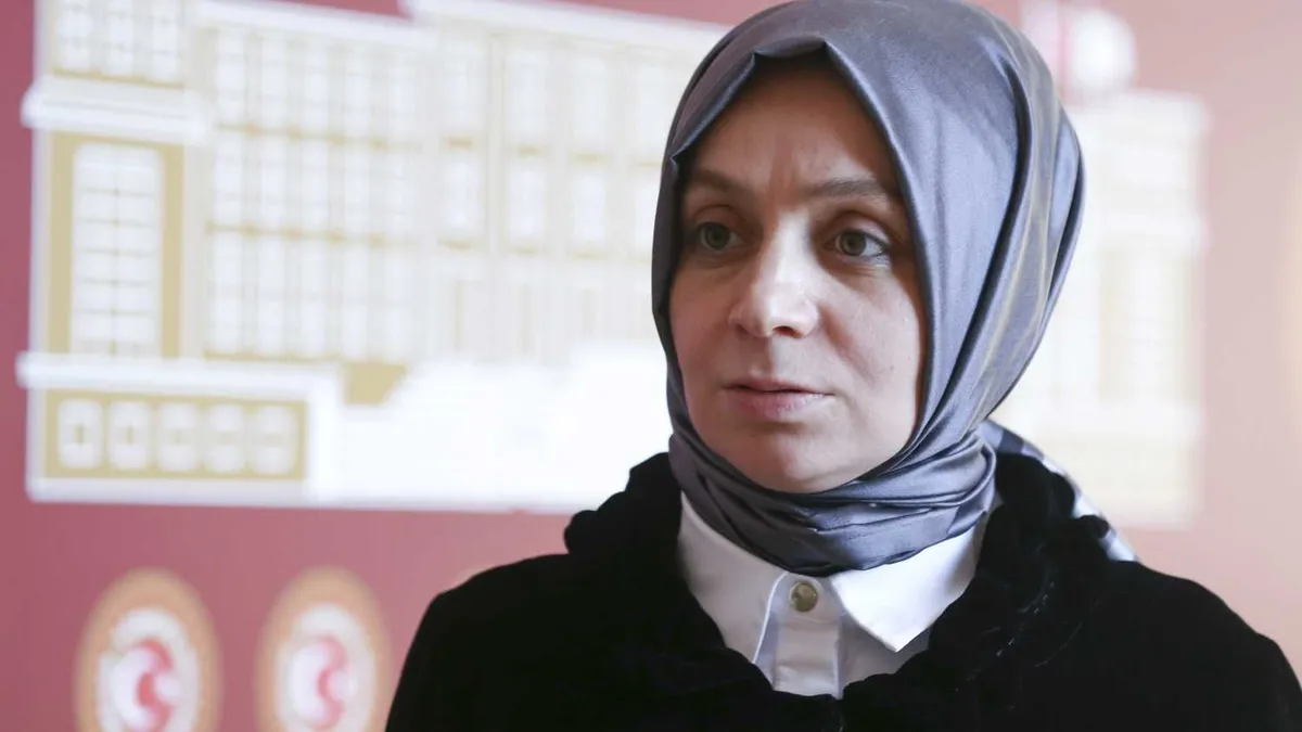 Alevi Bektaşi derneklerinden Leyla Şahin Usta’ya destek: CHP’nin algı operasyonu boşa düşecek! Alevi Bektaşi derneklerinden Leyla Şahin Usta’ya destek: CHP’nin algı operasyonu boşa düşecek!