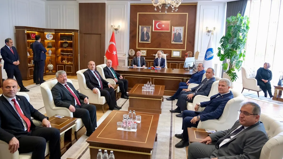 Bakan Uraloğlu Kırkdilim tünellerini açtı: “Çorum’u Karadeniz’den Akdeniz’e, Hızlı trenle Türkiye’nin kalbine bağlıyoruz”