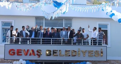 Gevaş Belediye hizmet binası açıldı