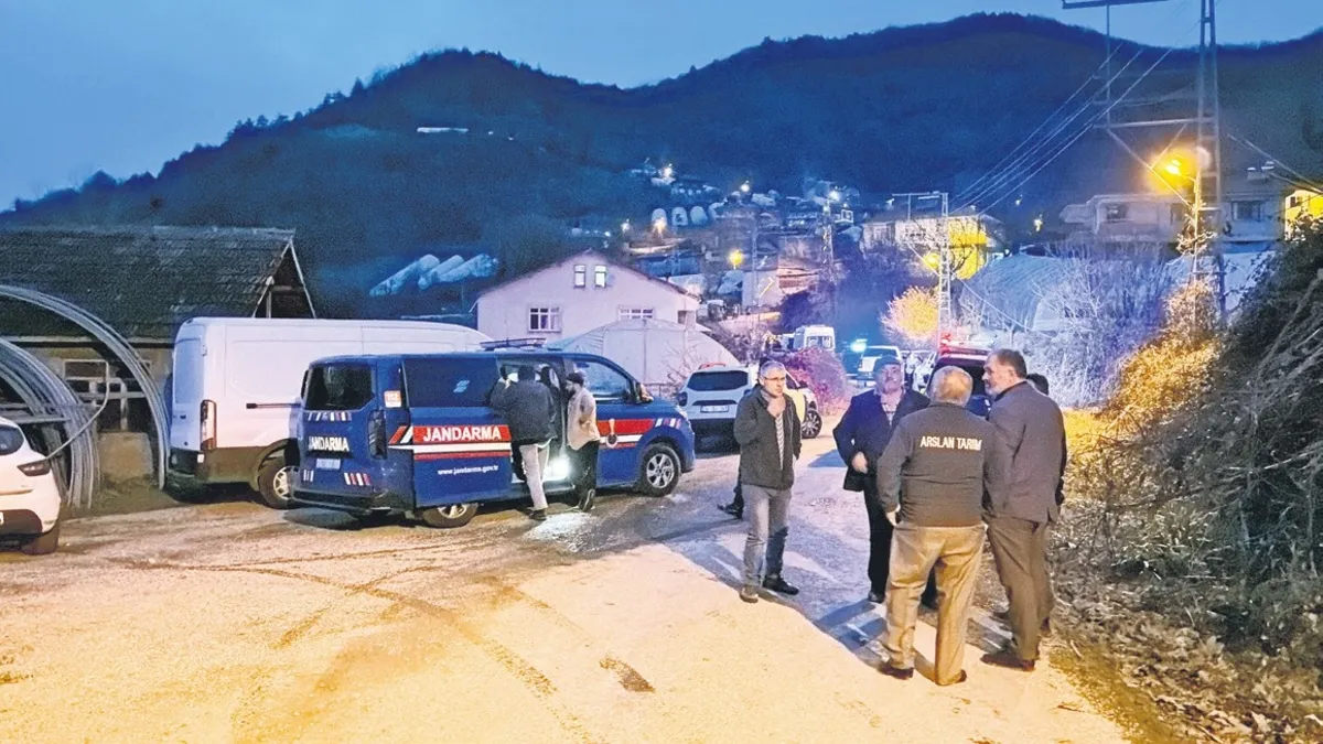 Tartıştığı eşini öldürüp canına kıydı