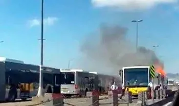 İstanbul’da yine metrobüs yandı: Yolcular paniğe kapıldı
