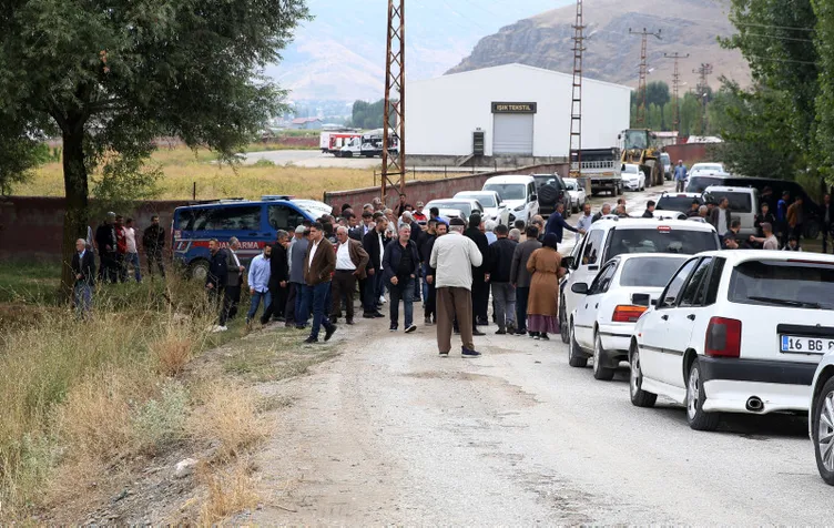 Piyade Sözleşmeli Er Maşallah Abakay şehit düştü: Cenazeye giden yakınları kaza yaptı!