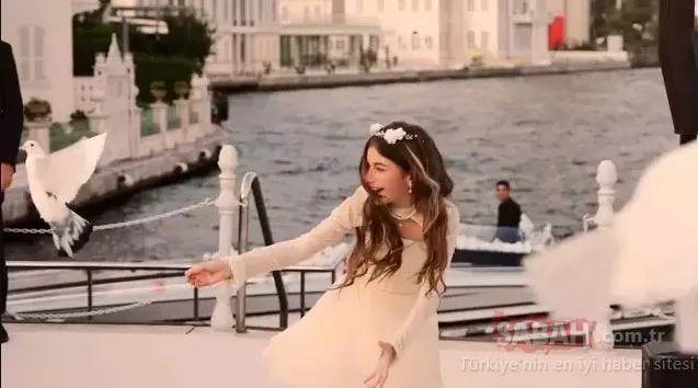 Melisa ikinci kez babasının düğününe gitti! Şeyma Subaşı ile Acun Ilıcalı’nın kızı Melisa Ilıcalı sosyal medyada ilgi odağı oldu!