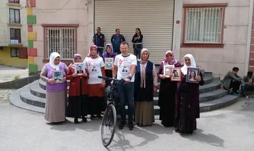 Bisikletle 7 günde Diyarbakır’a gitti! Evlat nöbetindeki annelerle buluştu